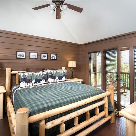 Another Day In Bearadise By Stony Brook Cabins Gatlinburg Exterior photo